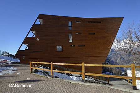 Les Arcs 1600, station de ski ,Immeuble La Cachette, architecte Charlotte Perriand, sport d\'hiver